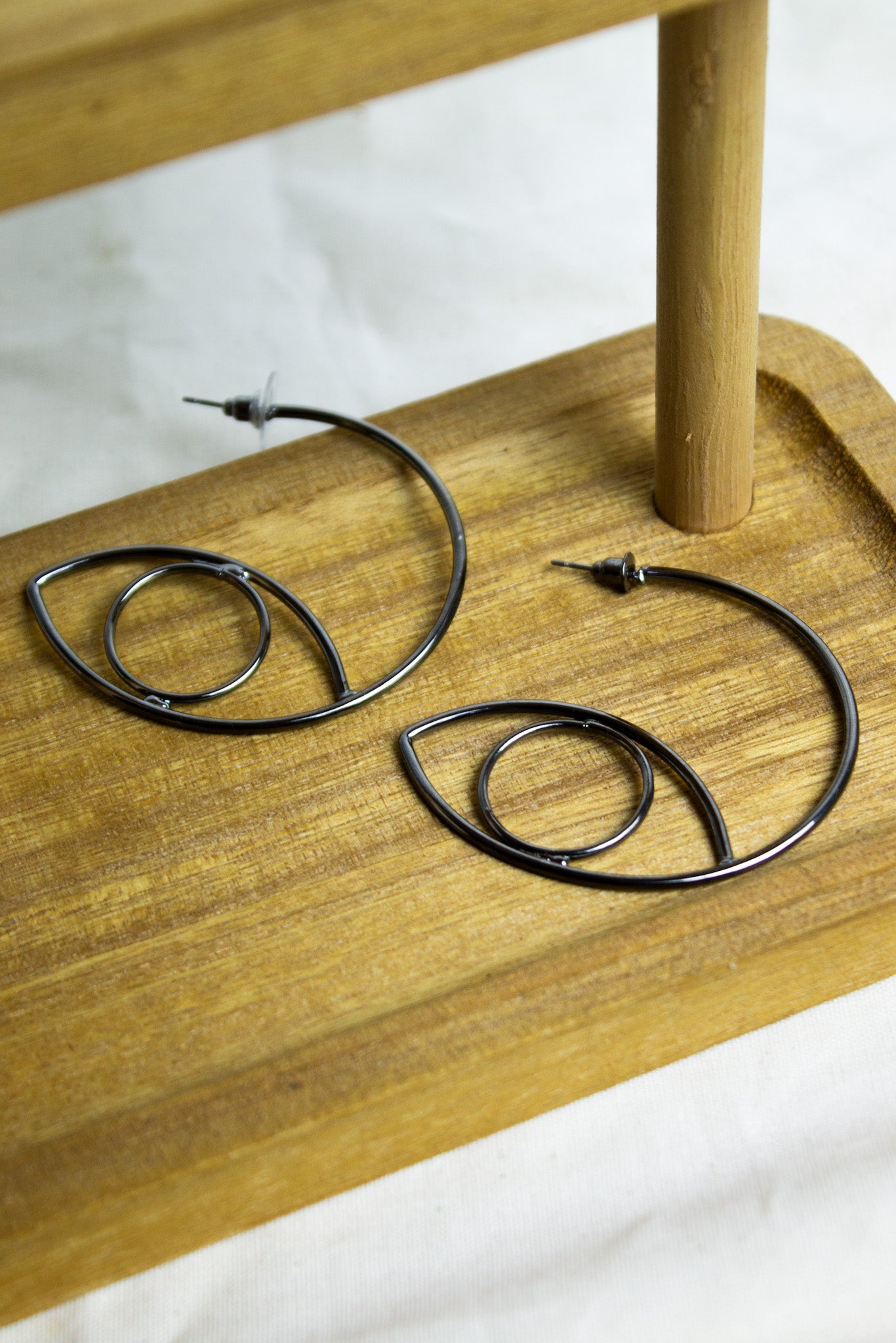 Brinco Argola Eye - Chumbo