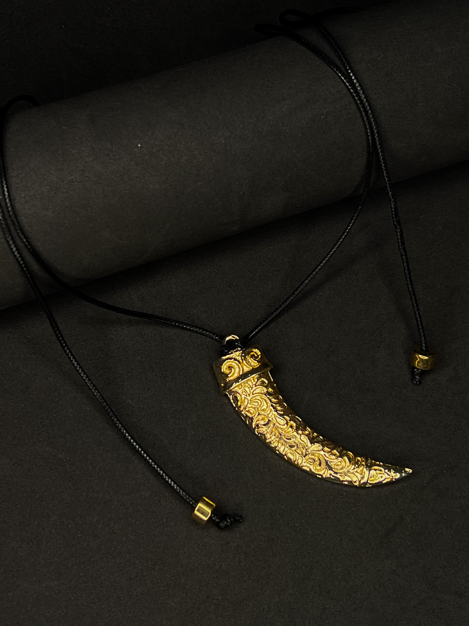 Colar Dente Fita - Dourado