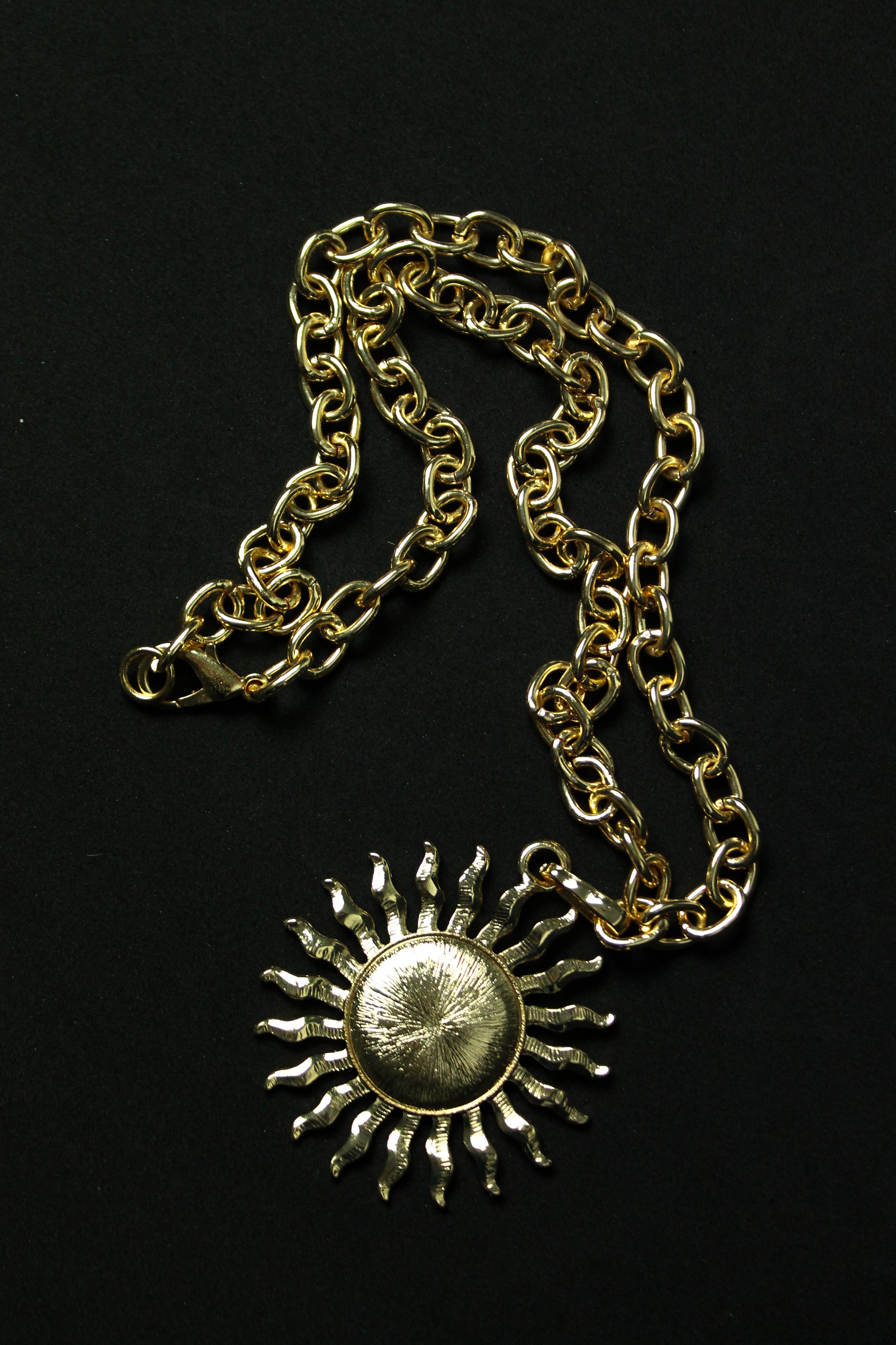 Colar Sol - Dourado (Banho Dourado)