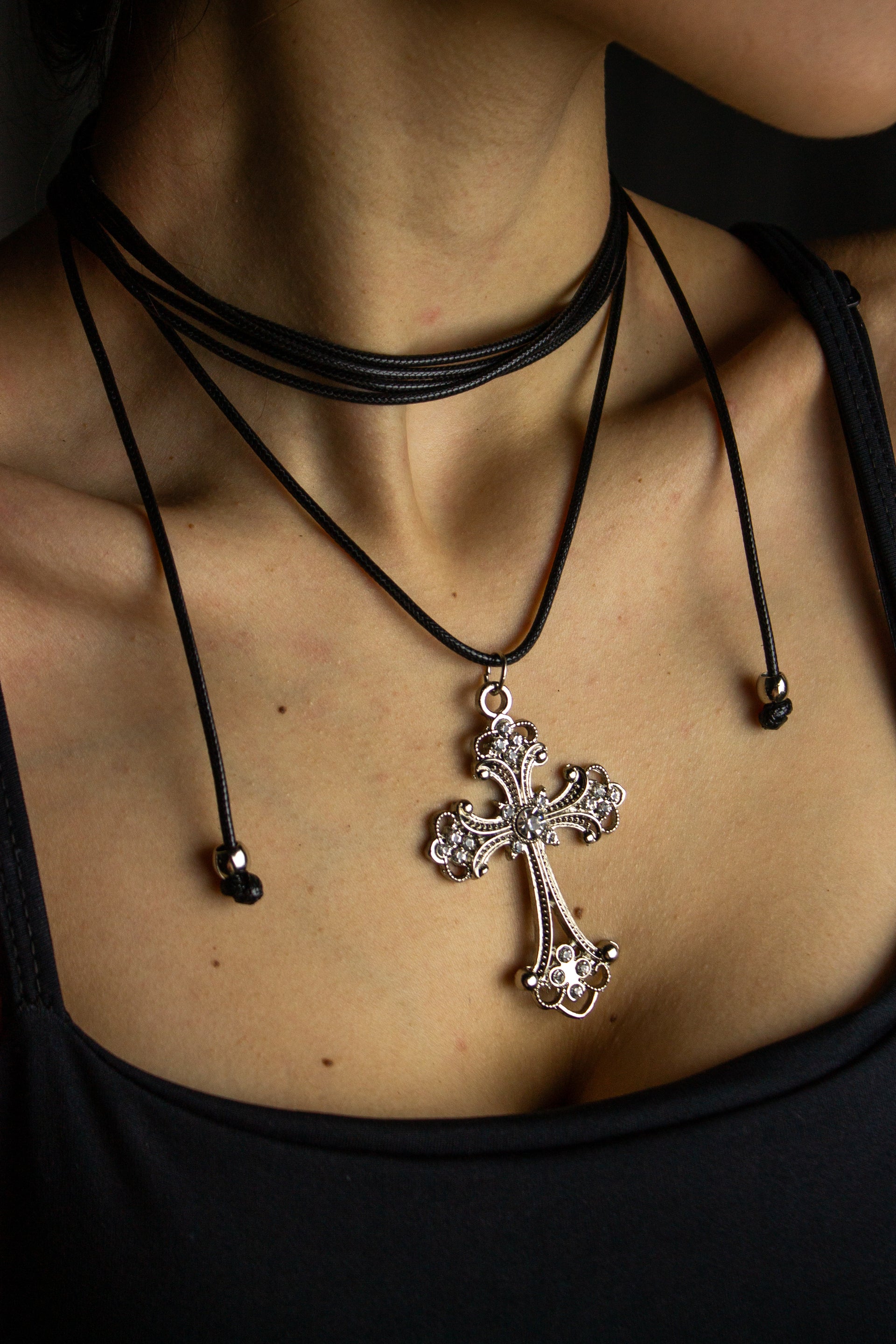 Colar Cruz Lightstone - Prata