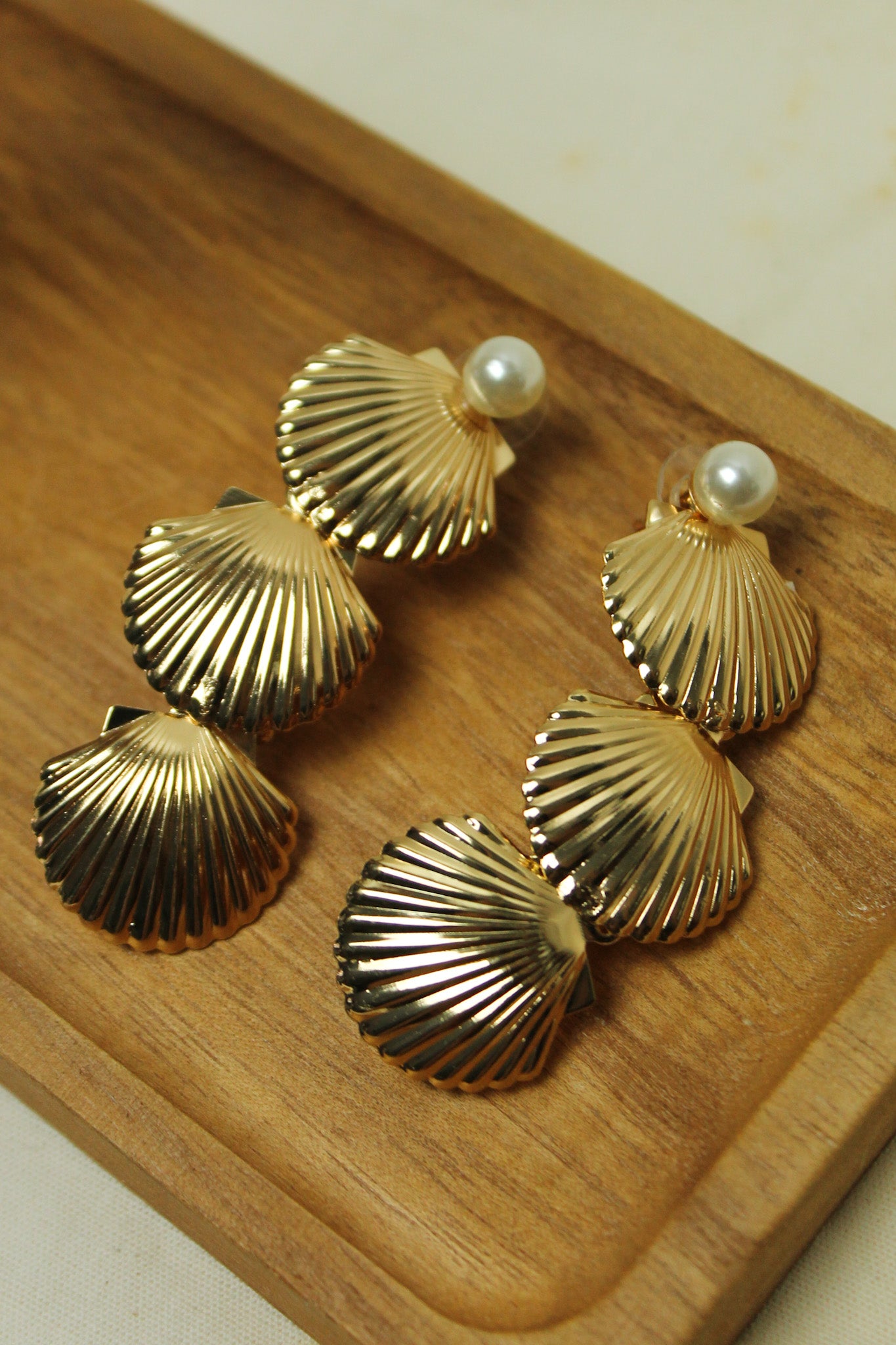 Brinco Conchas - Dourado