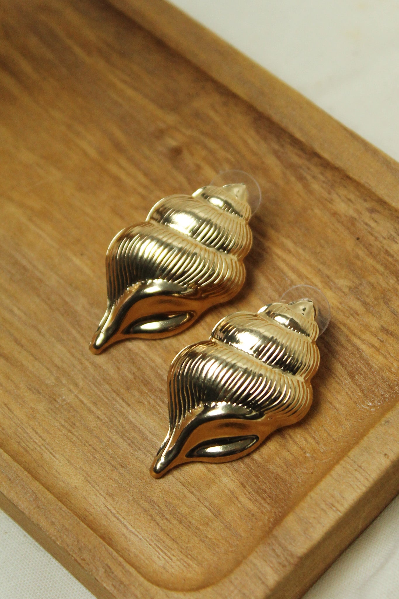 Brinco Concha Maxi - Dourado