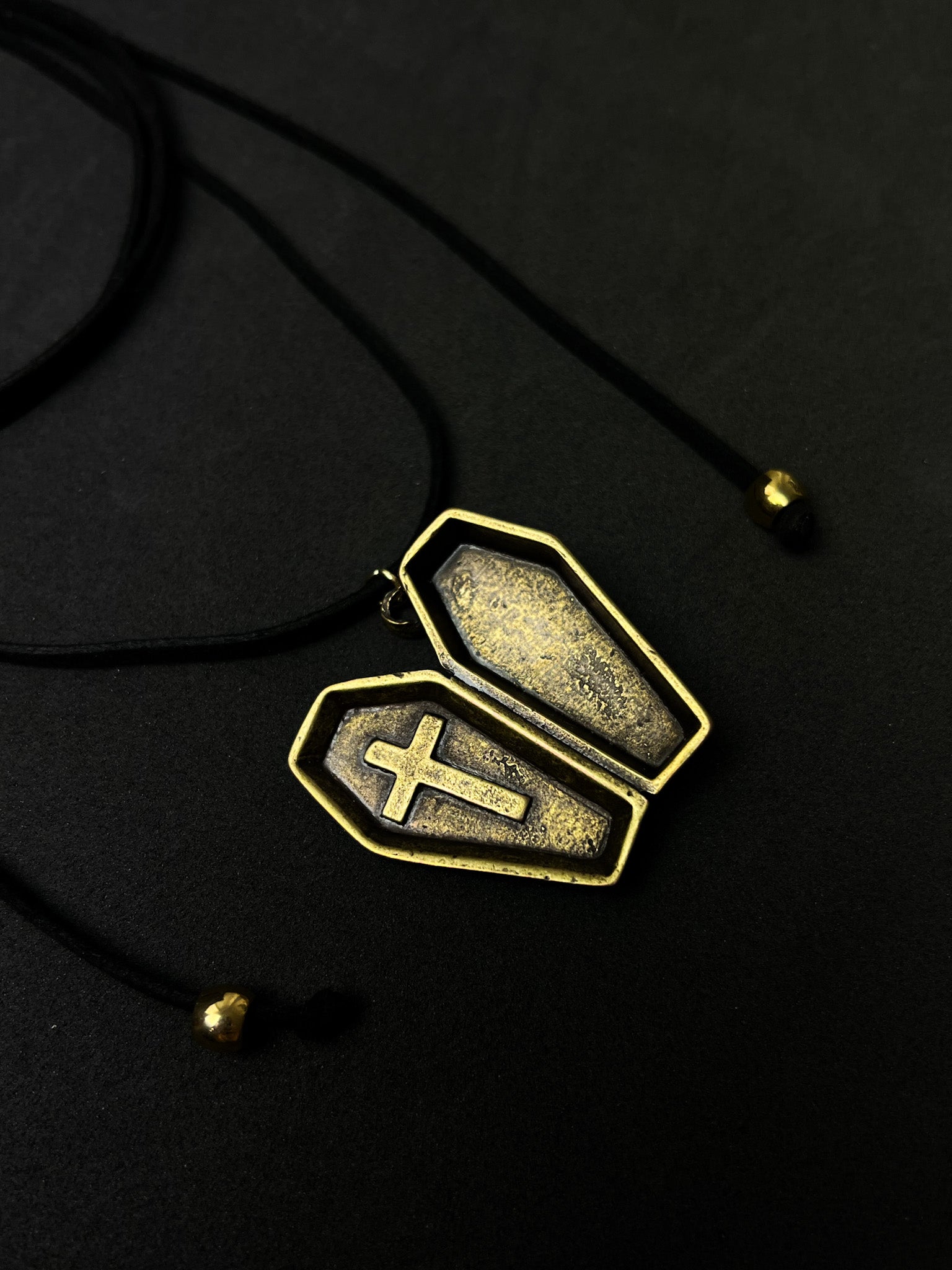 Colar Caixão - Dourado