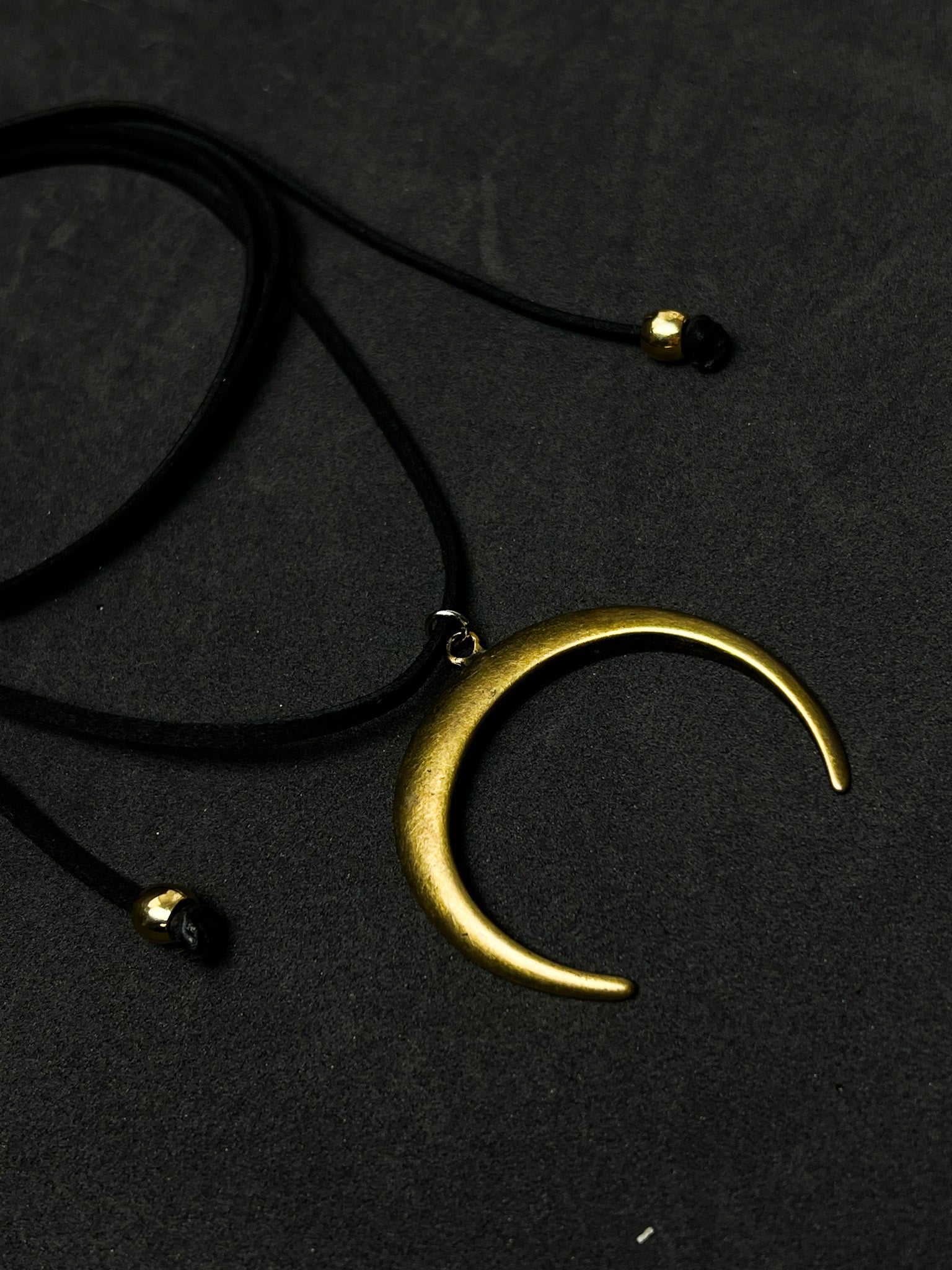 Colar Lua - Dourado Envelhecido