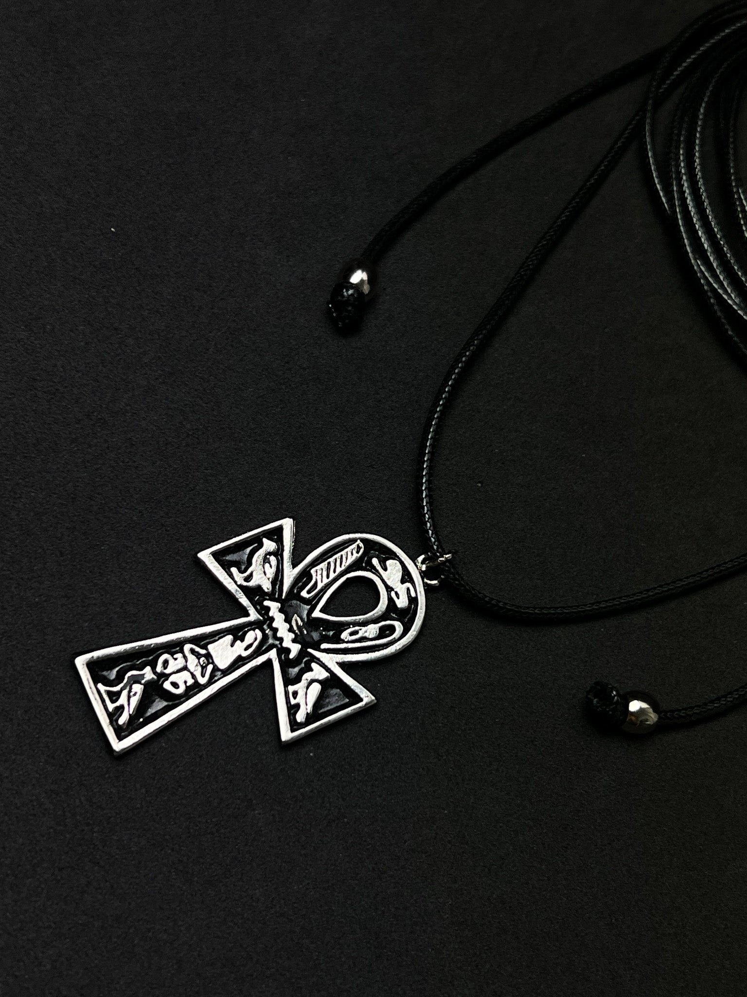 Colar Ankh - Prata/Preto