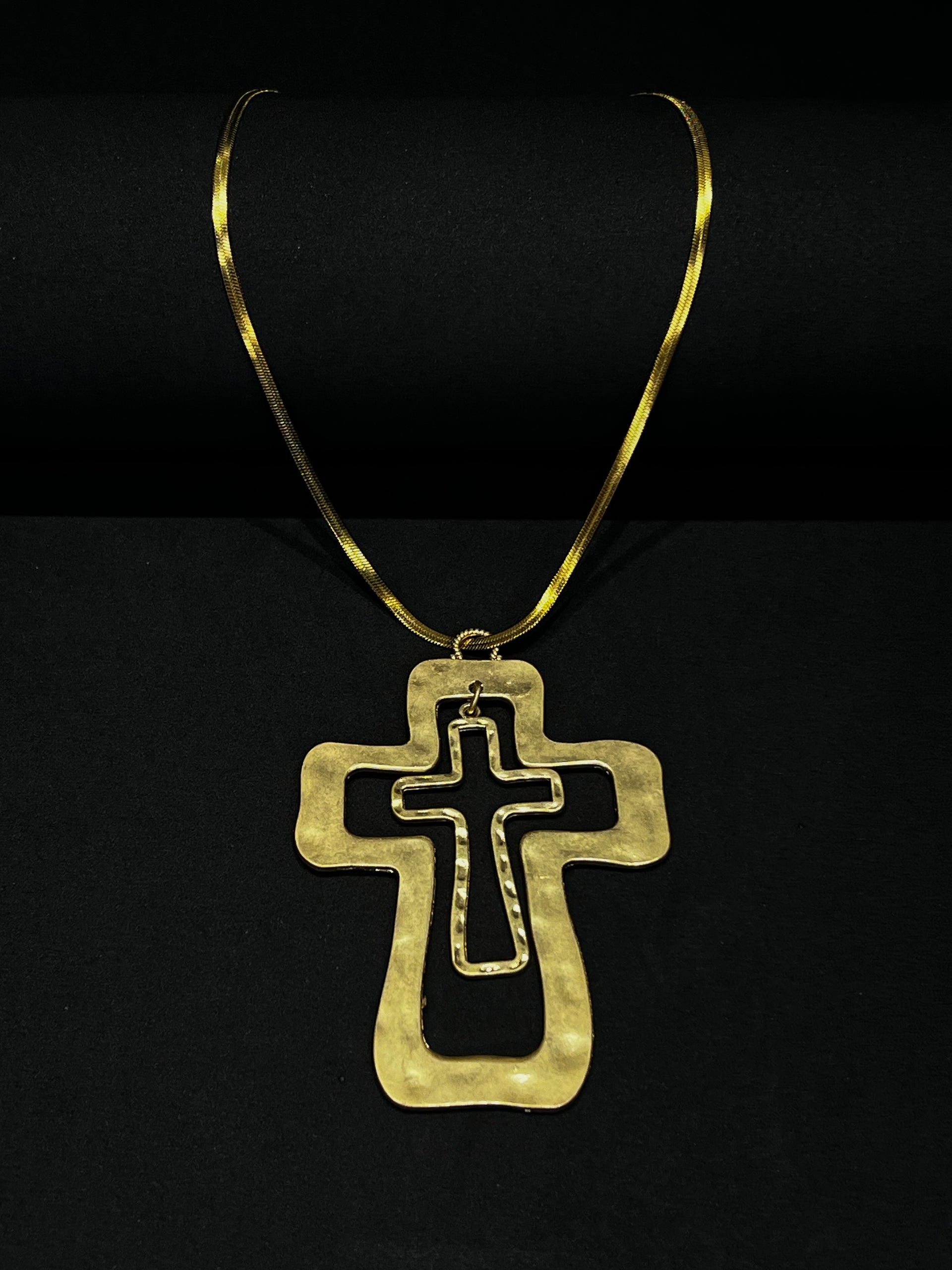 Colar Cruz Maxi - Dourado