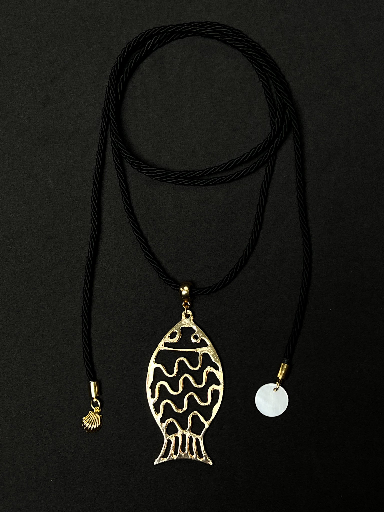 Colar Peixe Corda - Dourado