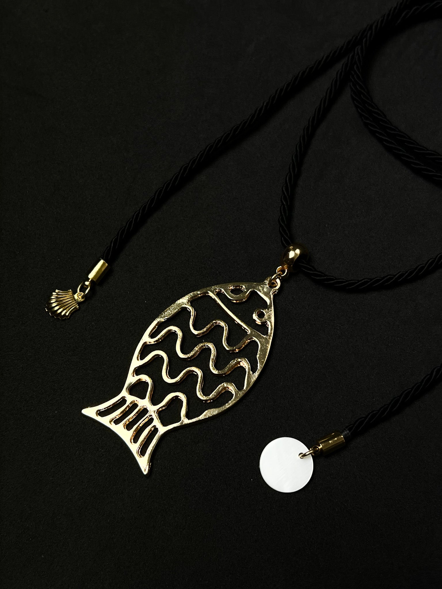 Colar Peixe Corda - Dourado