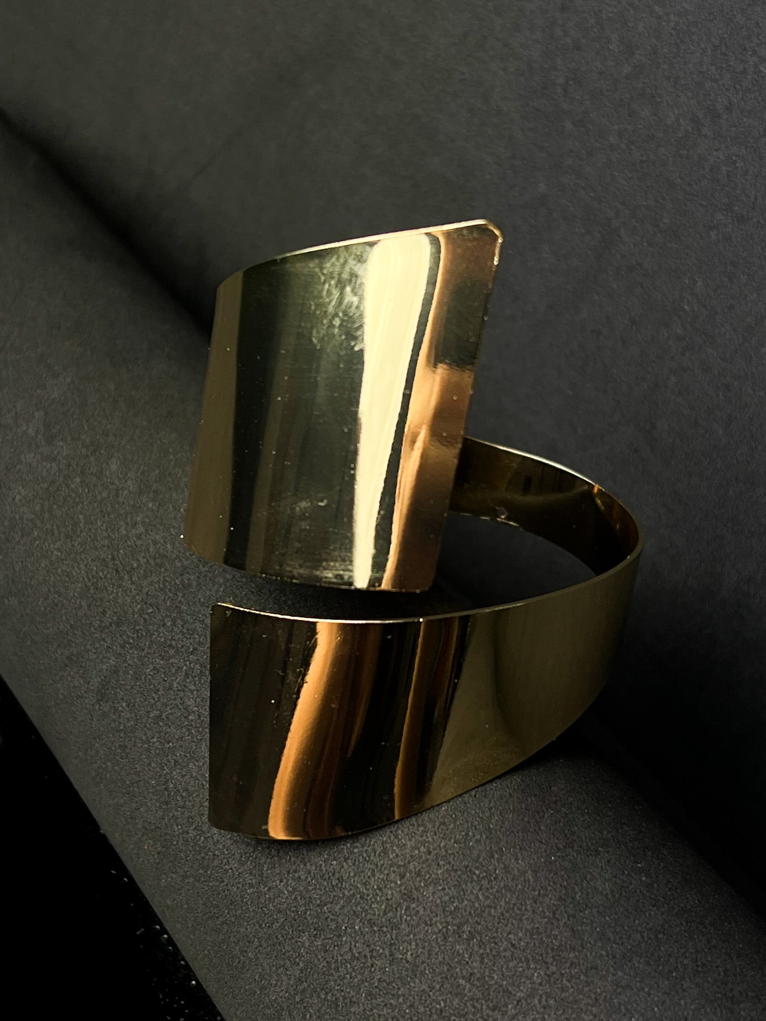Bracelete Torcido - Dourado