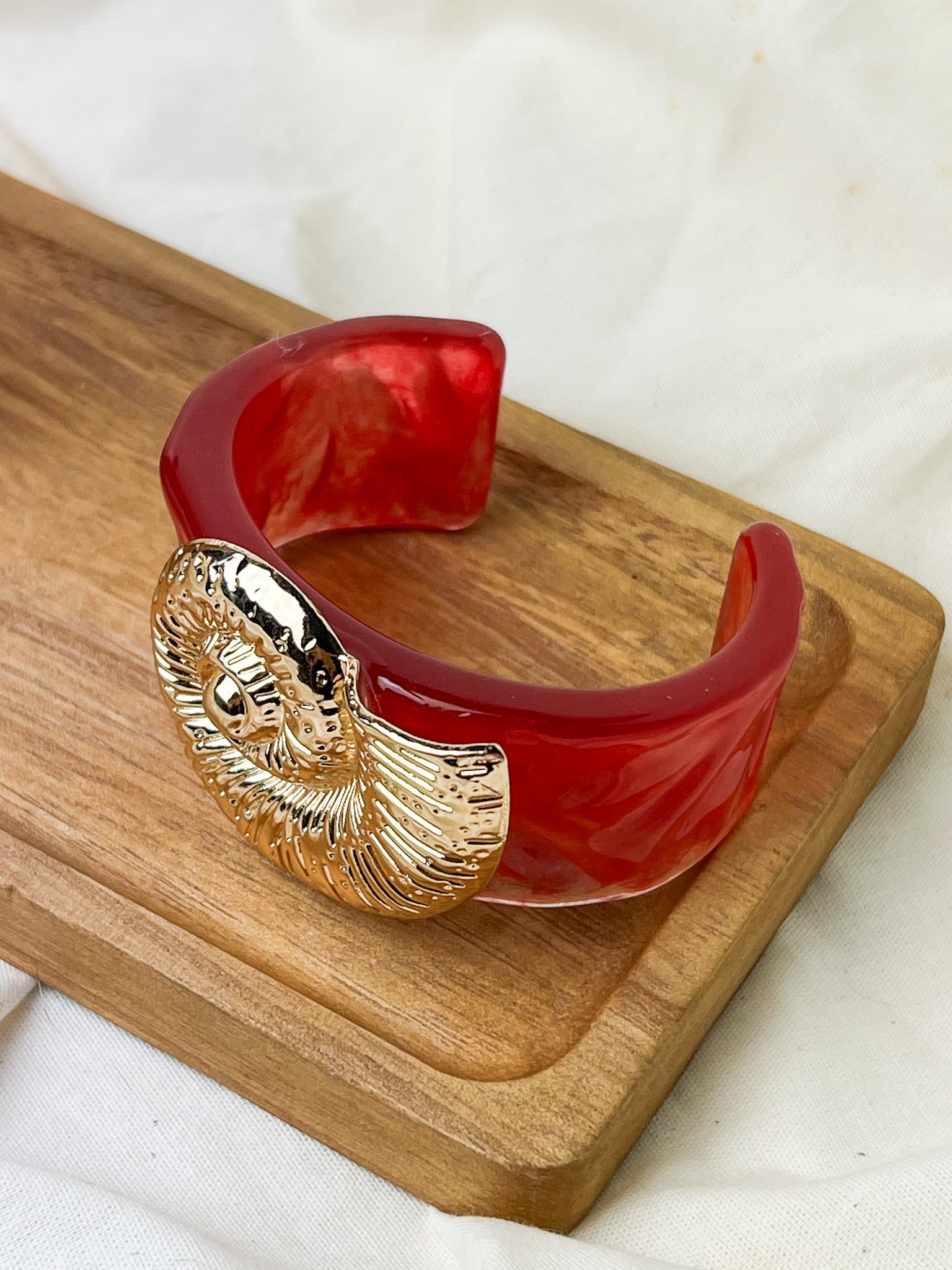 Bracelete Concha Resina - Vermelho/Dourado