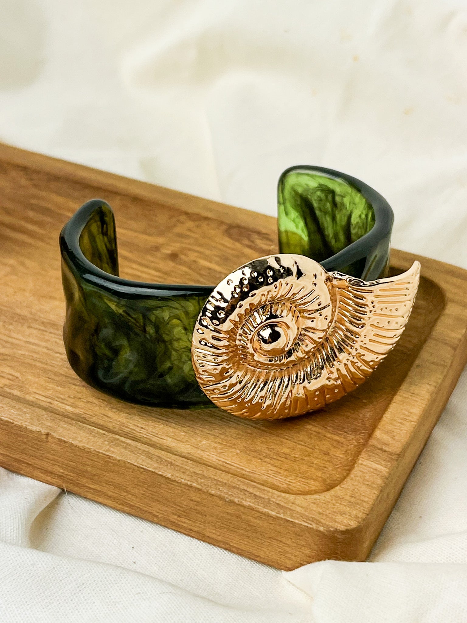 Bracelete Concha Resina - Verde/Dourado