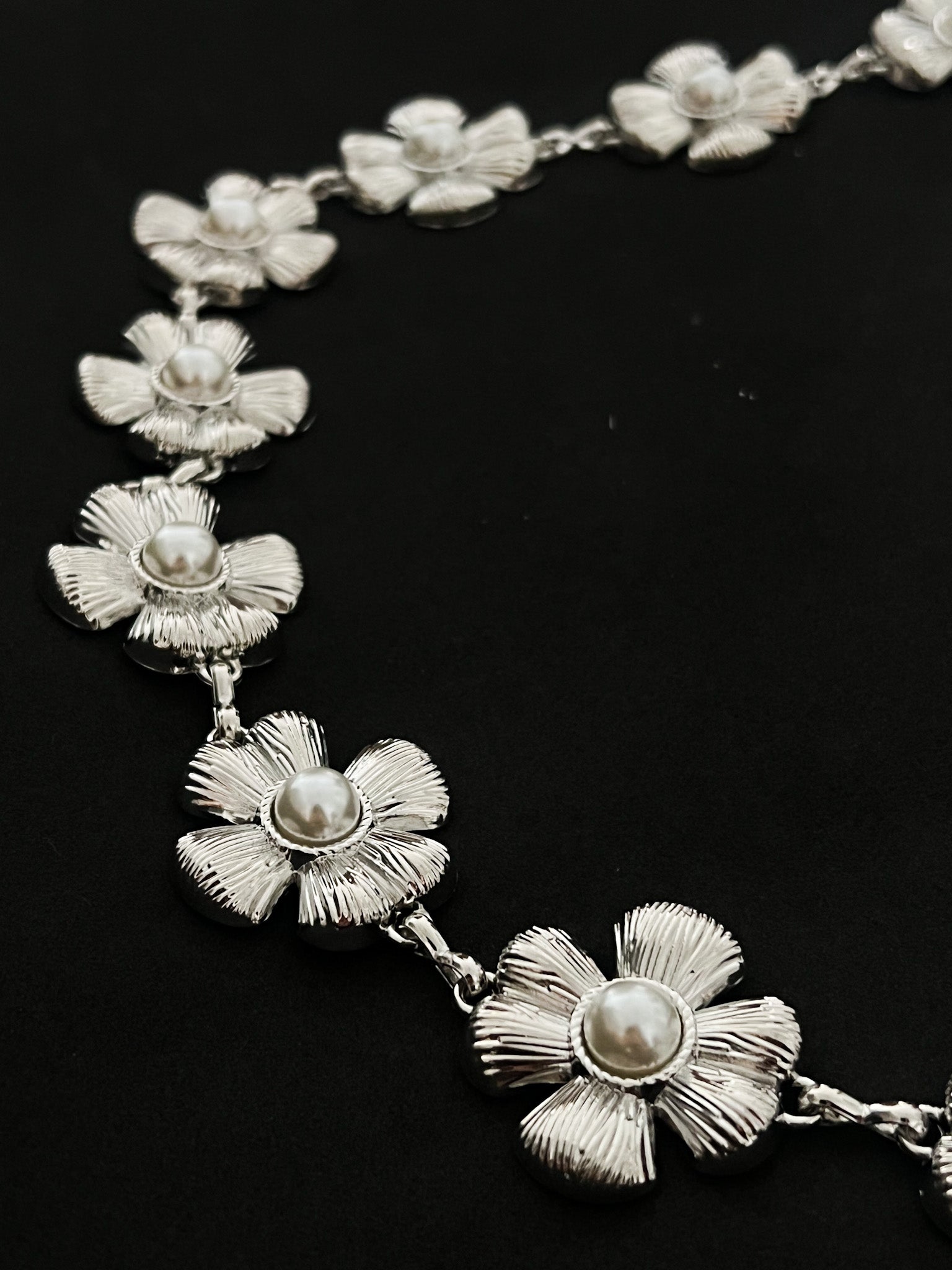 Bodychain Flores Peroladas - Prata