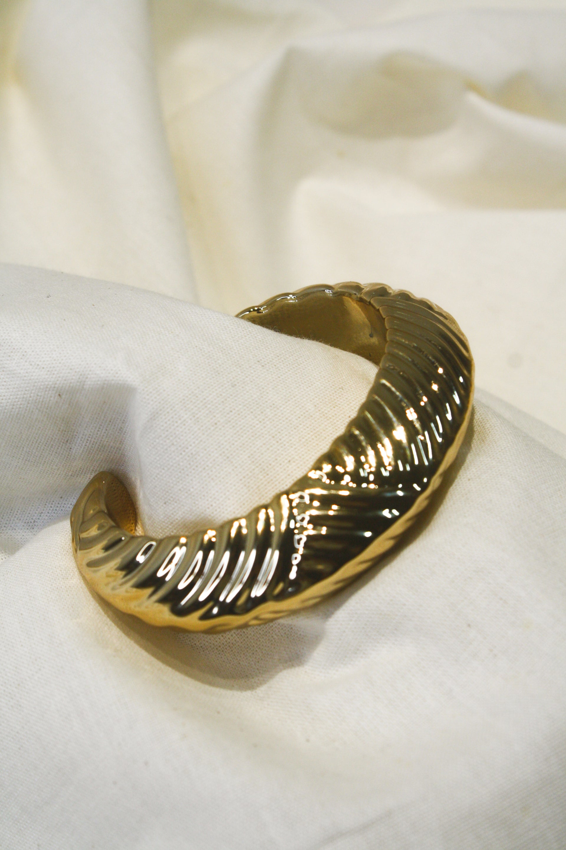 Bracelete Coral - Dourado