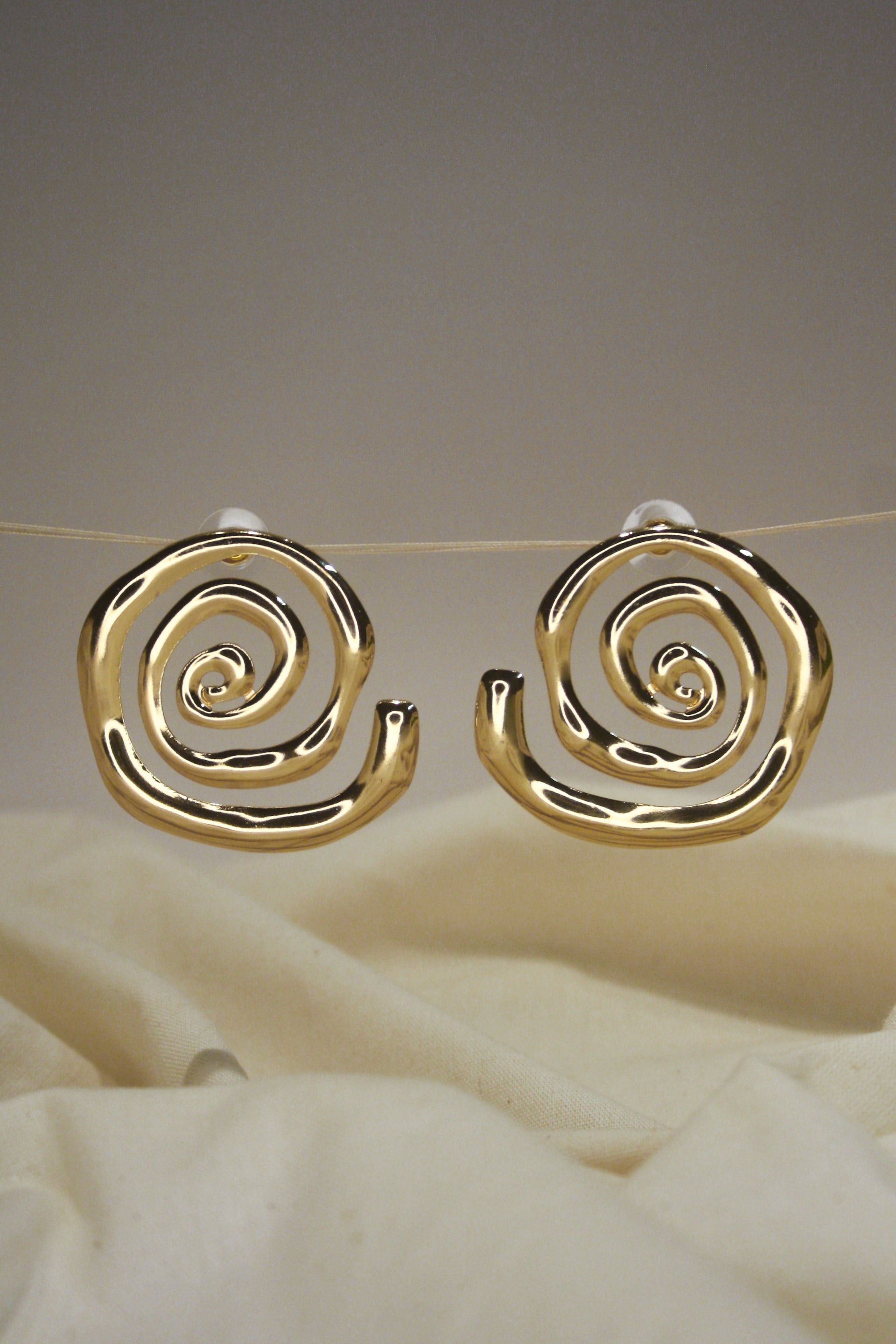 Brinco Espiral - Dourado