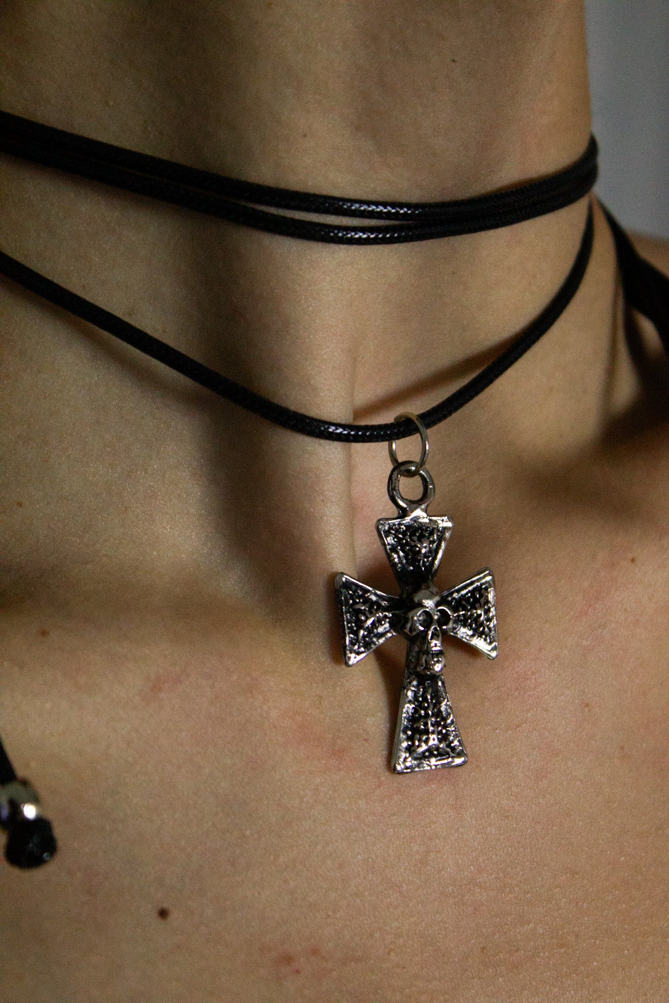 Colar Cruz Skull - Prata